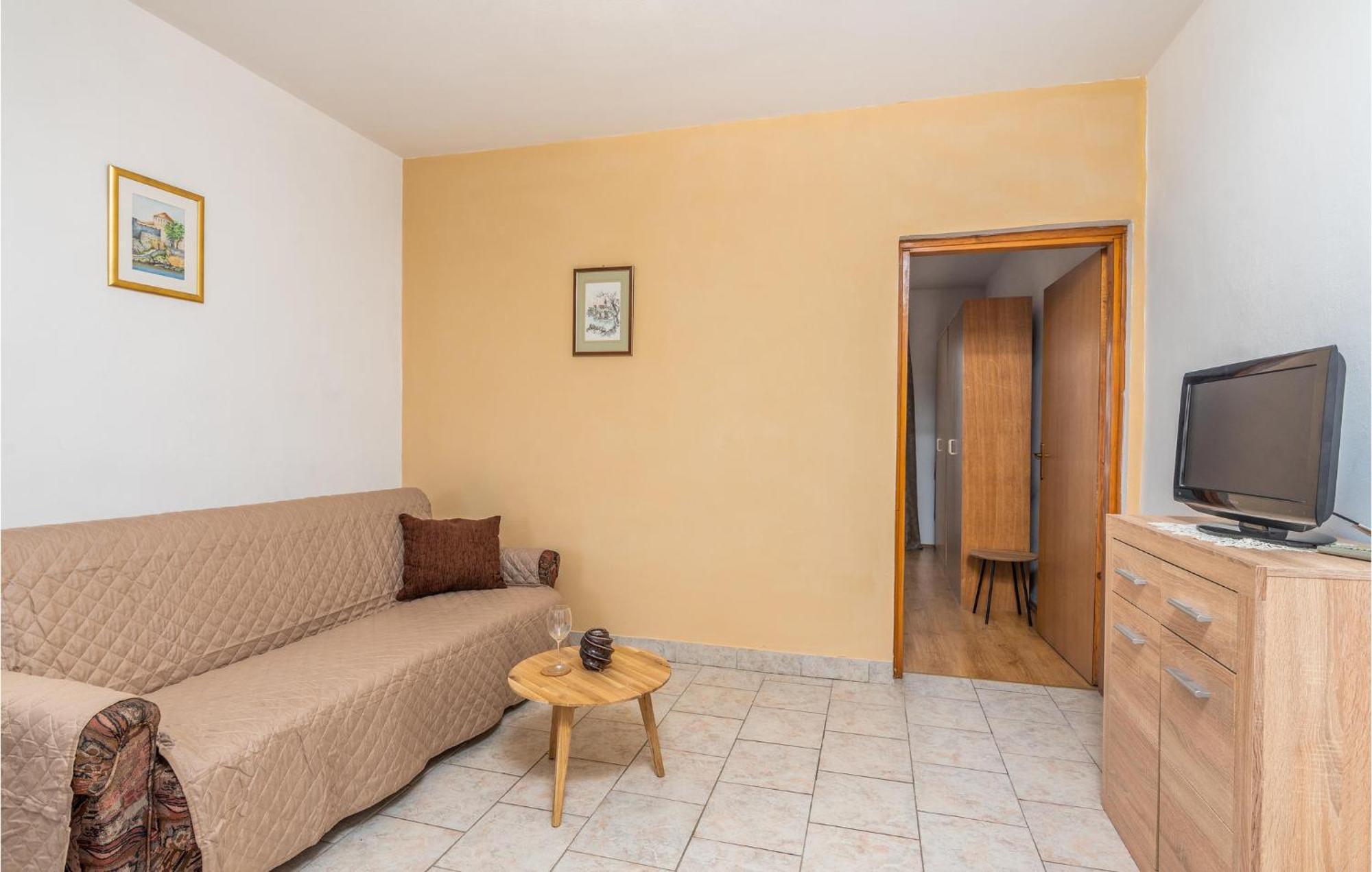 Gorgeous Apartment In Krk With Wifi 크르크 외부 사진