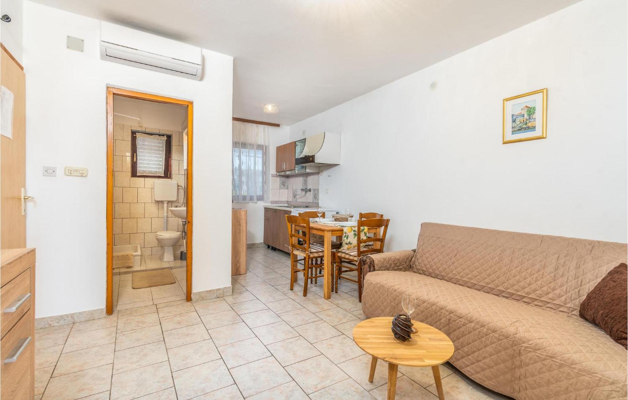 Gorgeous Apartment In Krk With Wifi 크르크 외부 사진